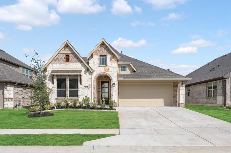 985 Imperial Eagle Road, Alvarado TX 76009 - Photo 2