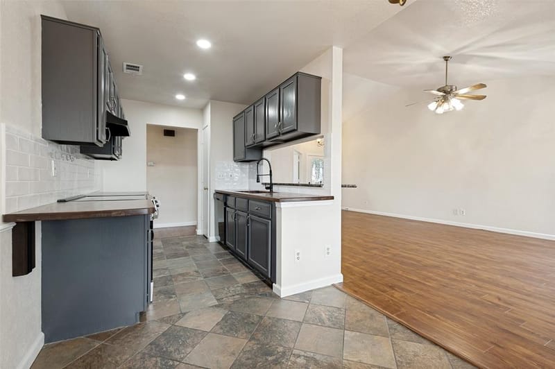 1616 Wickford Drive, Arlington TX 76018 - Photo 12