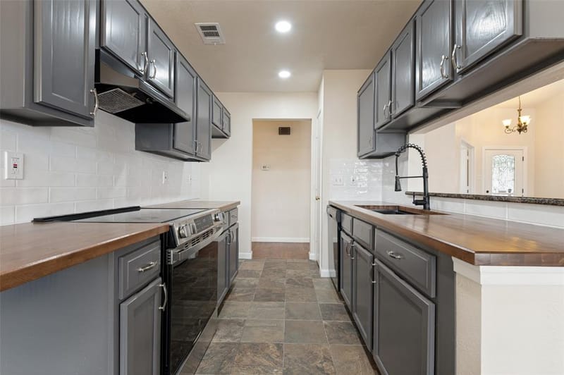 1616 Wickford Drive, Arlington TX 76018 - Photo 14