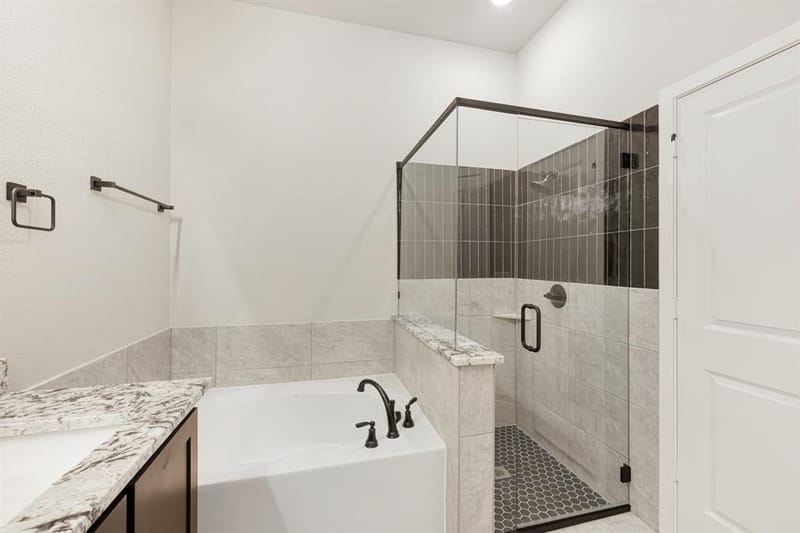 1005 Snowy Owl Drive, Alvarado TX 76009 - Photo 22