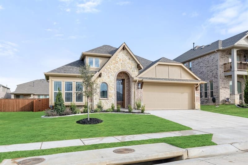 1005 Snowy Owl Drive, Alvarado TX 76009 - Photo 3