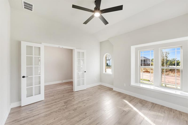 1005 Snowy Owl Drive, Alvarado TX 76009 - Photo 8