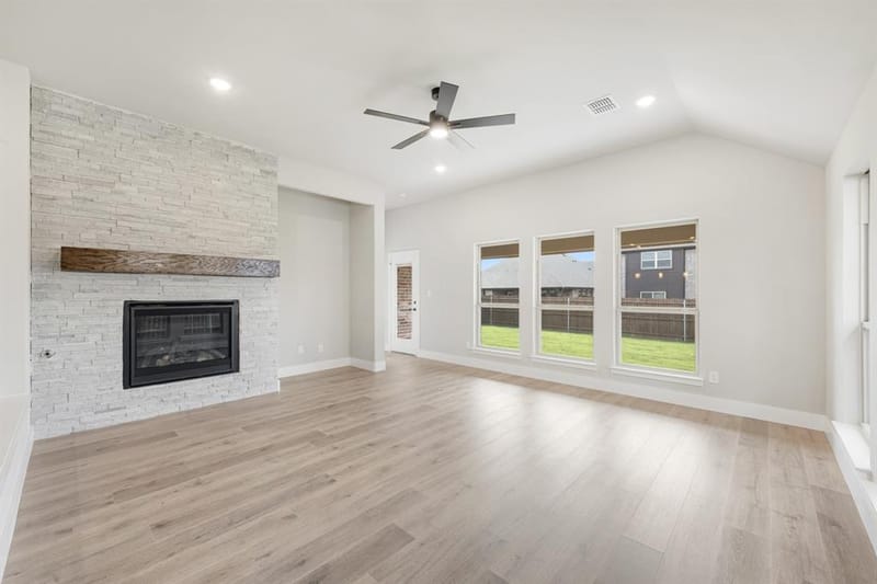 1048 Snowy Owl Drive, Alvarado TX 76009 - Photo 18