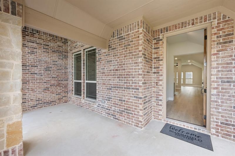 1048 Snowy Owl Drive, Alvarado TX 76009 - Photo 4
