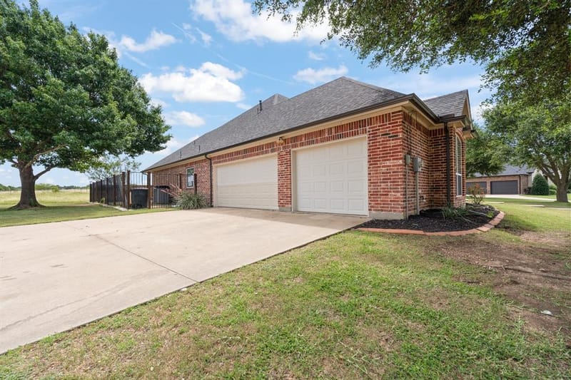 2211 Nottaway Drive, Cleburne TX 76033 - Photo 39
