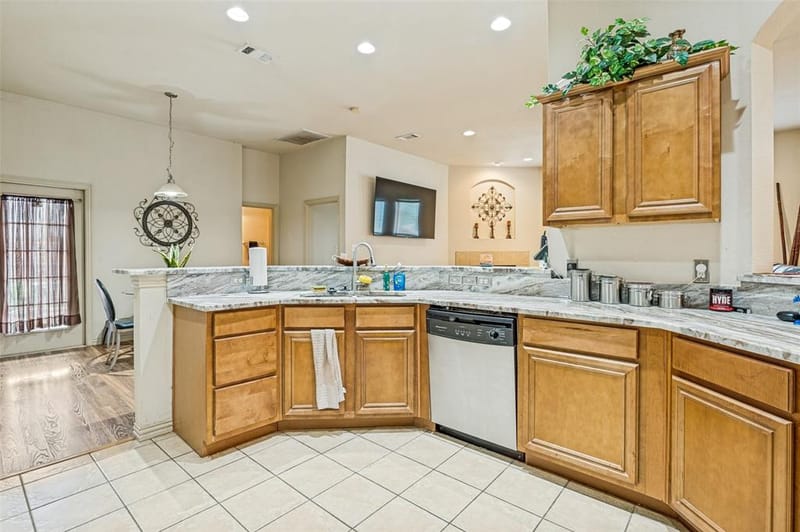 803 Mill Creek Road, Lancaster TX 75146 - Photo 10