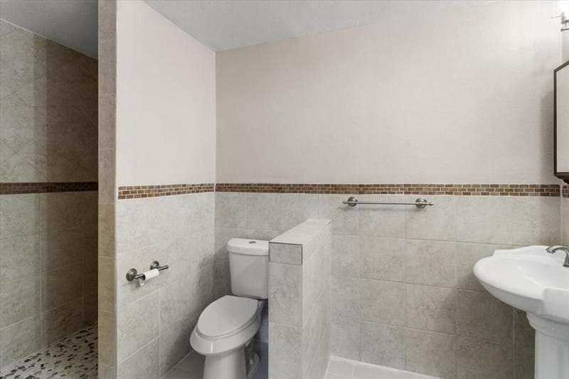 6000 Monterrey Drive, Fort Worth TX 76112 - Photo 16