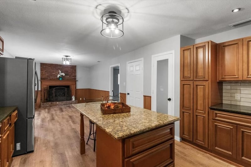 6000 Monterrey Drive, Fort Worth TX 76112 - Photo 11