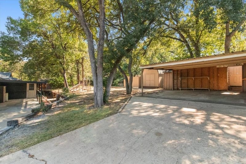 6000 Monterrey Drive, Fort Worth TX 76112 - Photo 31
