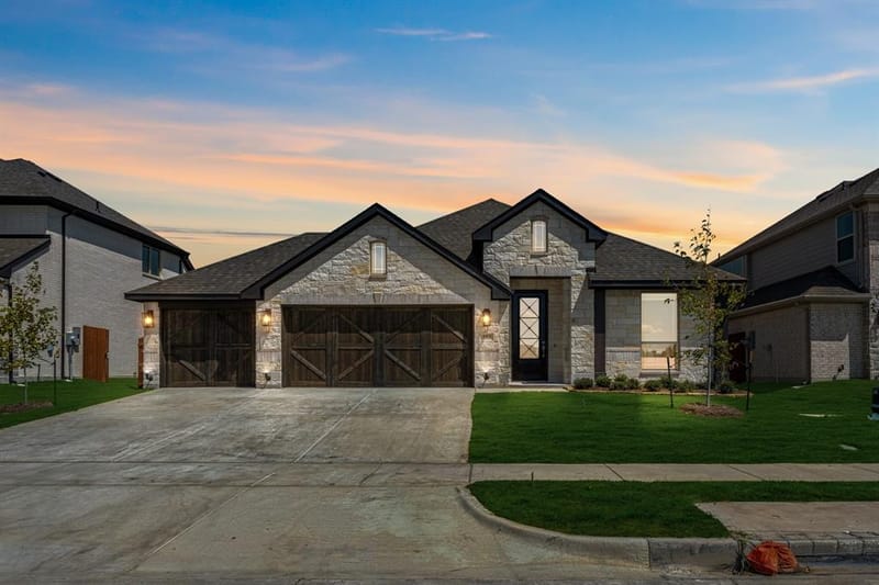 553 Red Maple Road, Waxahachie TX 75165 - Photo 2