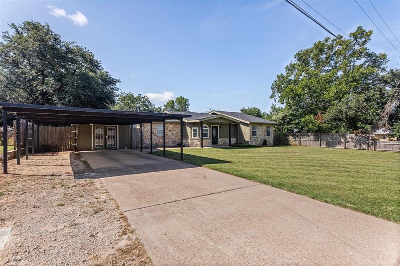 4403 Daugherty Court, Granbury TX 76049 - Photo 2