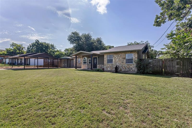 4403 Daugherty Court, Granbury TX 76049 - Photo 3