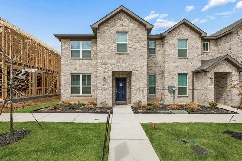 258 Territory Trail # 19, Fort Worth TX 76120 - Photo 2