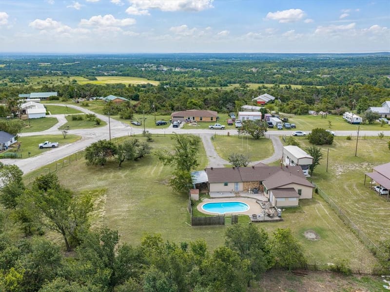 704 Land Of Goshen Drive, Springtown TX 76082 - Photo 2