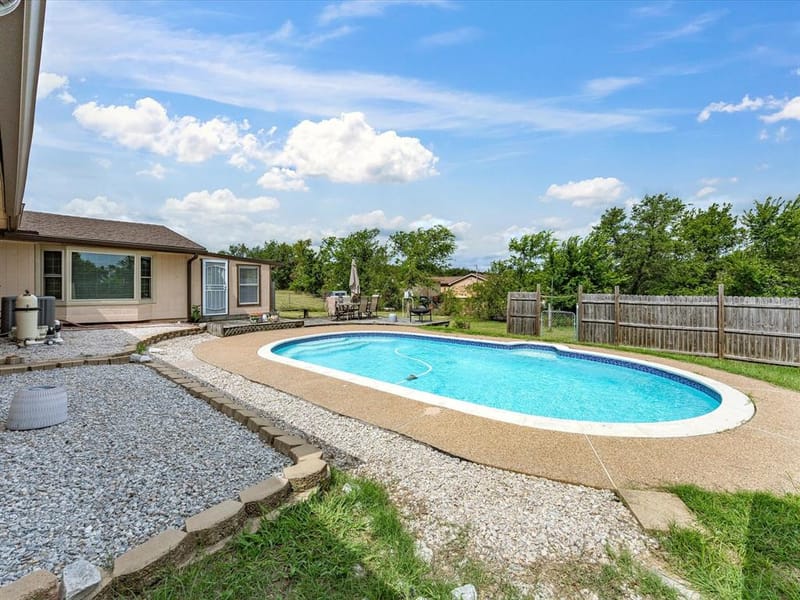 704 Land Of Goshen Drive, Springtown TX 76082 - Photo 6