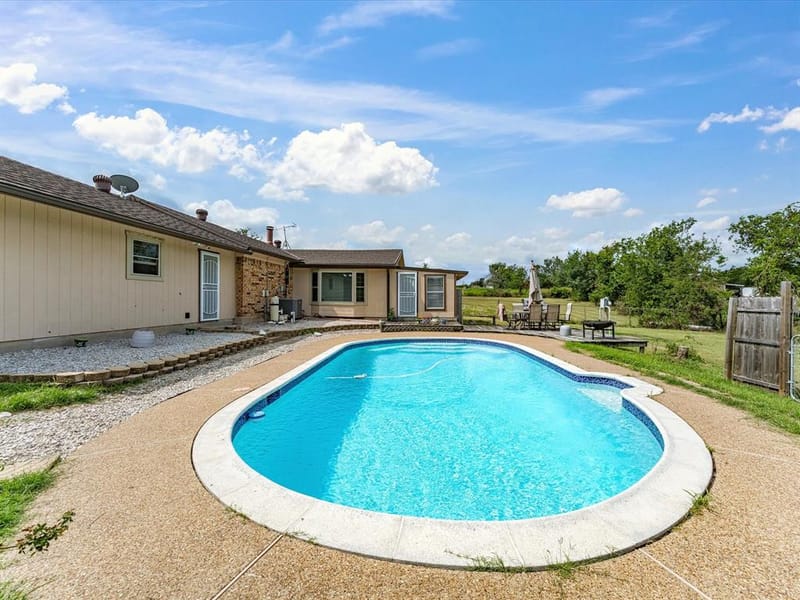 704 Land Of Goshen Drive, Springtown TX 76082 - Photo 7