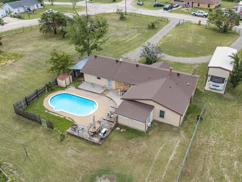704 Land Of Goshen Drive, Springtown TX 76082 - Photo 3