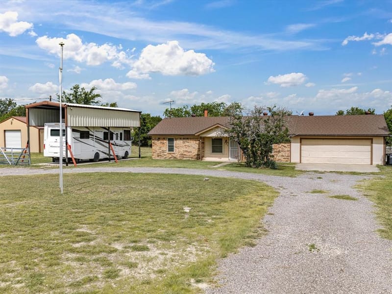 704 Land Of Goshen Drive, Springtown TX 76082 - Photo 9