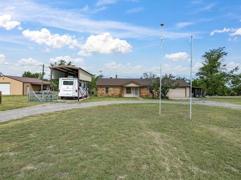 704 Land Of Goshen Drive, Springtown TX 76082 - Photo 11