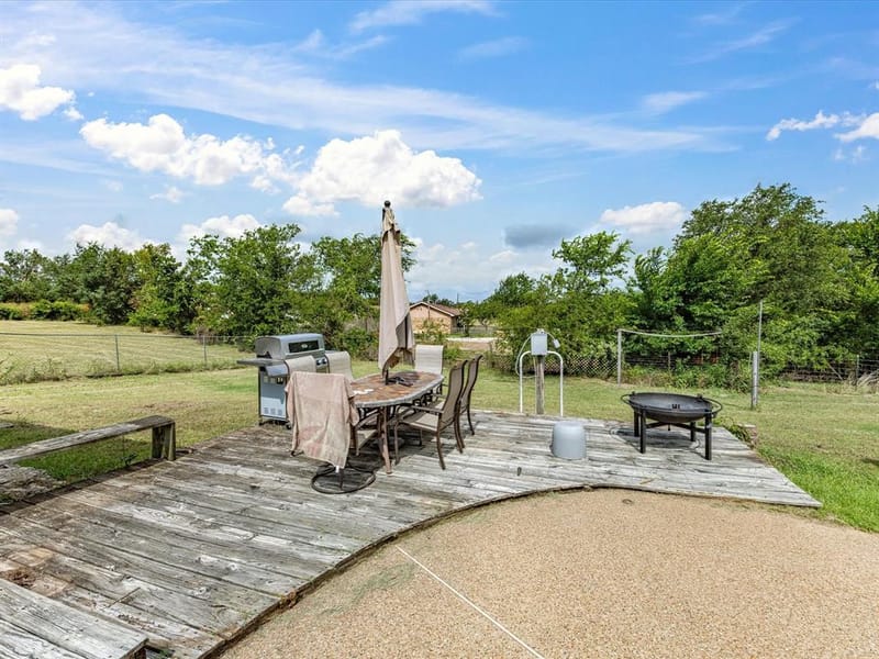 704 Land Of Goshen Drive, Springtown TX 76082 - Photo 8