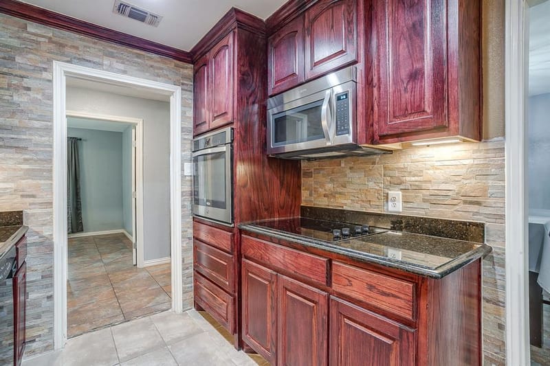 1800 Briarcrest Lane, Arlington TX 76012 - Photo 17