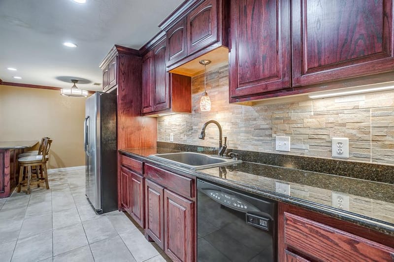 1800 Briarcrest Lane, Arlington TX 76012 - Photo 14