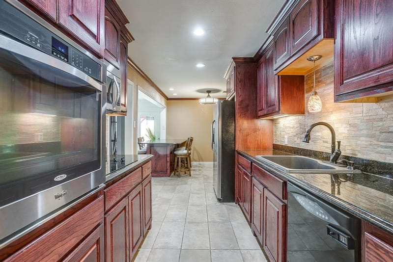 1800 Briarcrest Lane, Arlington TX 76012 - Photo 15