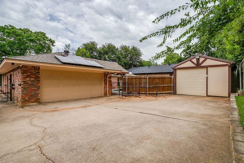 1800 Briarcrest Lane, Arlington TX 76012 - Photo 40