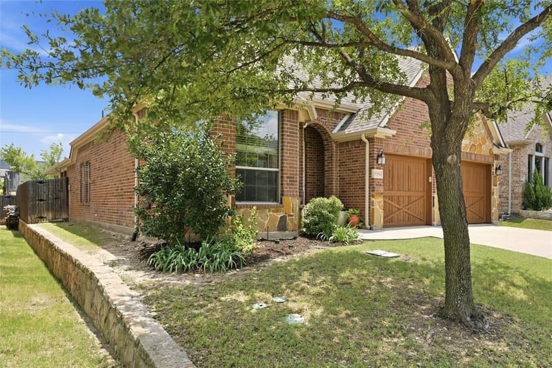 15316 Mallard Creek Street, Fort Worth TX 76262 - Photo 2