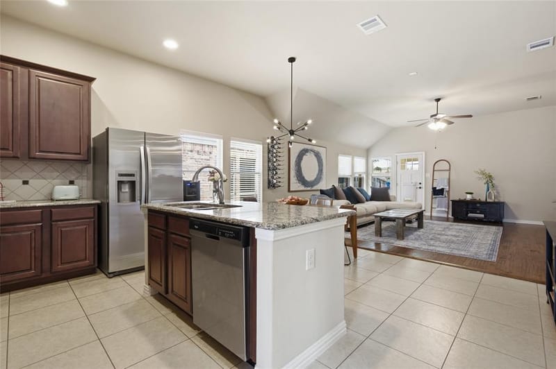 15316 Mallard Creek Street, Fort Worth TX 76262 - Photo 6