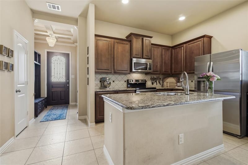 15316 Mallard Creek Street, Fort Worth TX 76262 - Photo 7