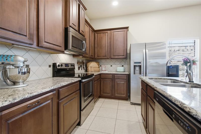 15316 Mallard Creek Street, Fort Worth TX 76262 - Photo 8