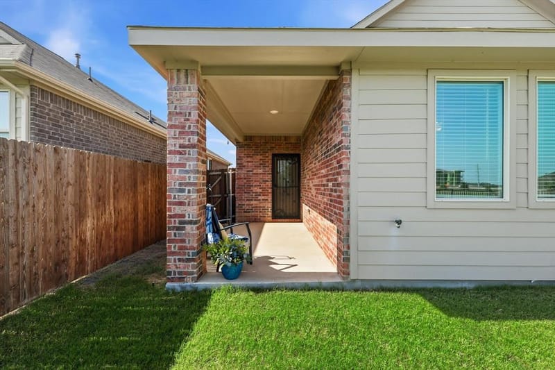 3109 Paruament Drive, Denton TX 76207 - Photo 32
