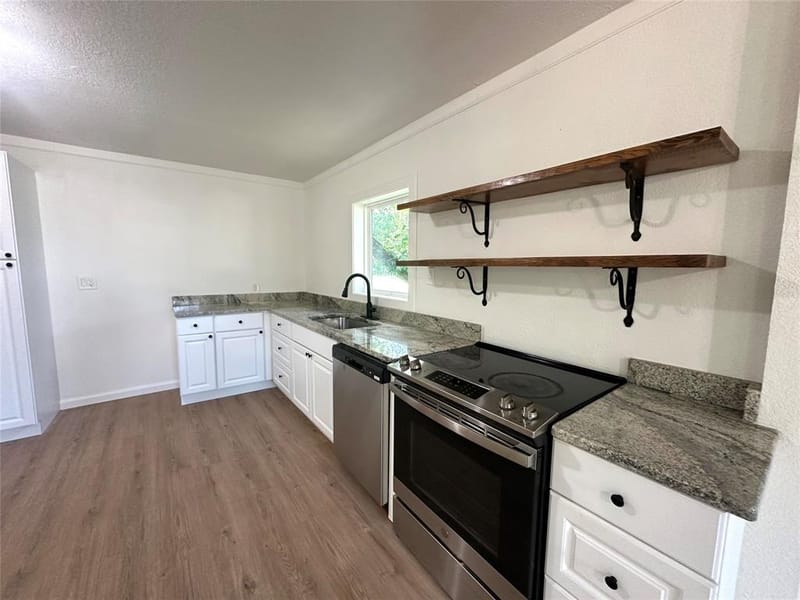 1007 N Lane Street, Comanche TX 76442 - Photo 33