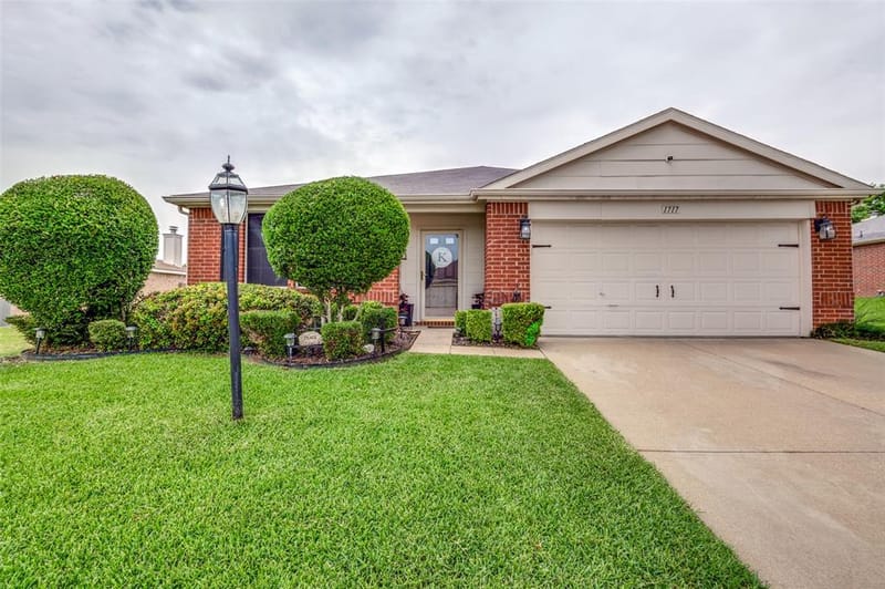 1717 Berkeley Drive, Glenn Heights TX 75154 - Photo 3