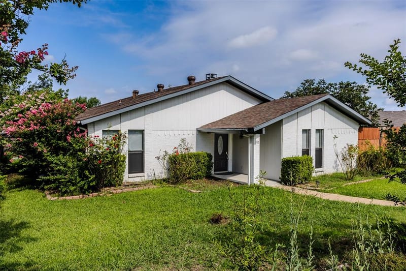 1742 Delaford Drive, Carrollton TX 75007 - Photo 2