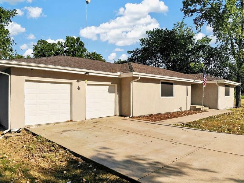 702 N US Highway 69, Celeste TX 75423
