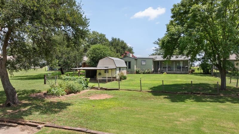 2022 Long Creek Court, Granbury TX 76049 - Photo 35