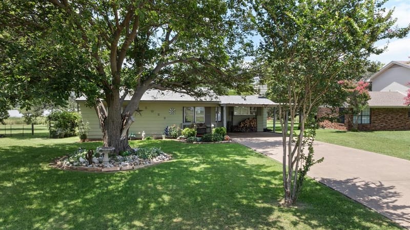 2022 Long Creek Court, Granbury TX 76049 - Photo 4