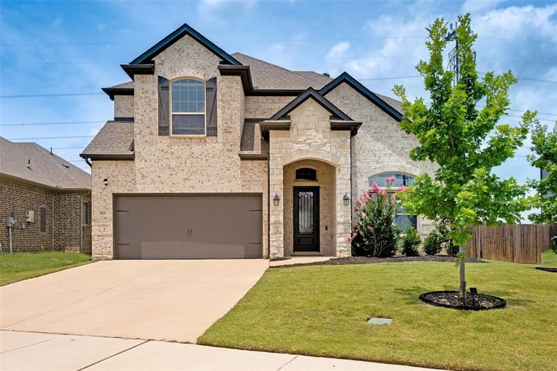 523 William Court, Arlington TX 76002 - Photo 2