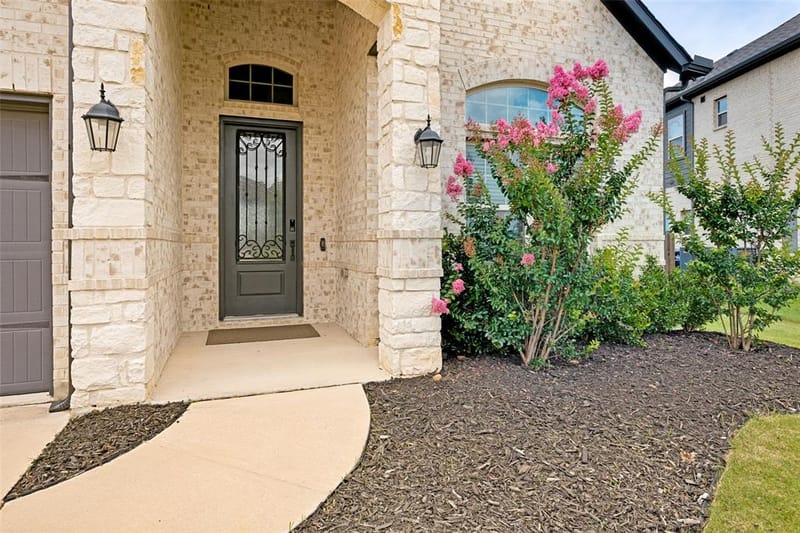 523 William Court, Arlington TX 76002 - Photo 3
