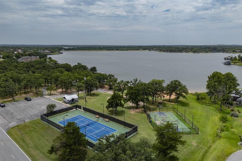 715 Kiowa Drive E, Lake Kiowa TX 76240 - Photo 38