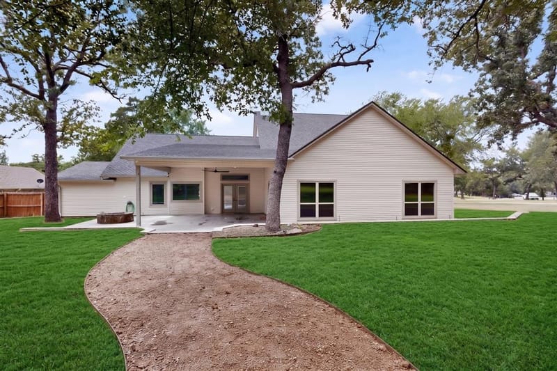 715 Kiowa Drive E, Lake Kiowa TX 76240 - Photo 35