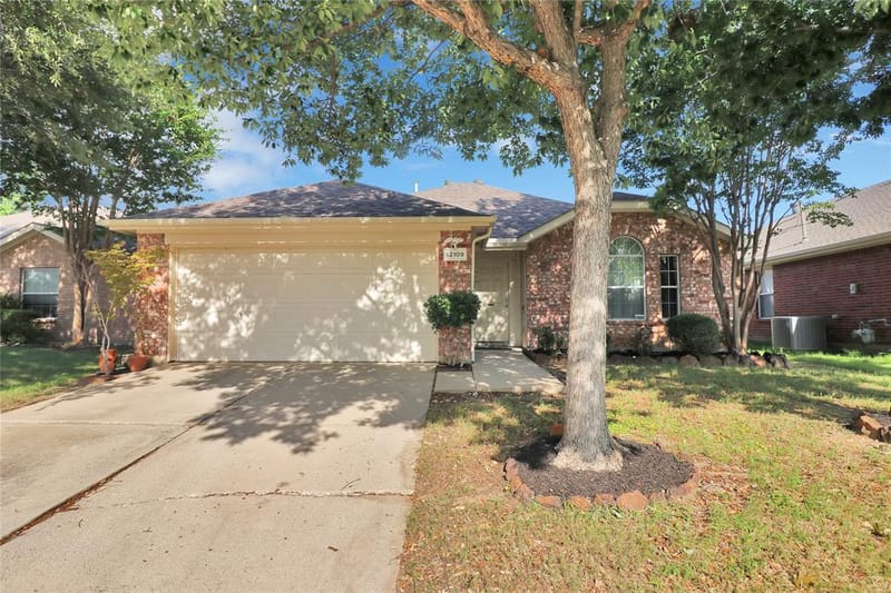 12109 Angel Food Lane, Fort Worth TX 76244 - Photo 2