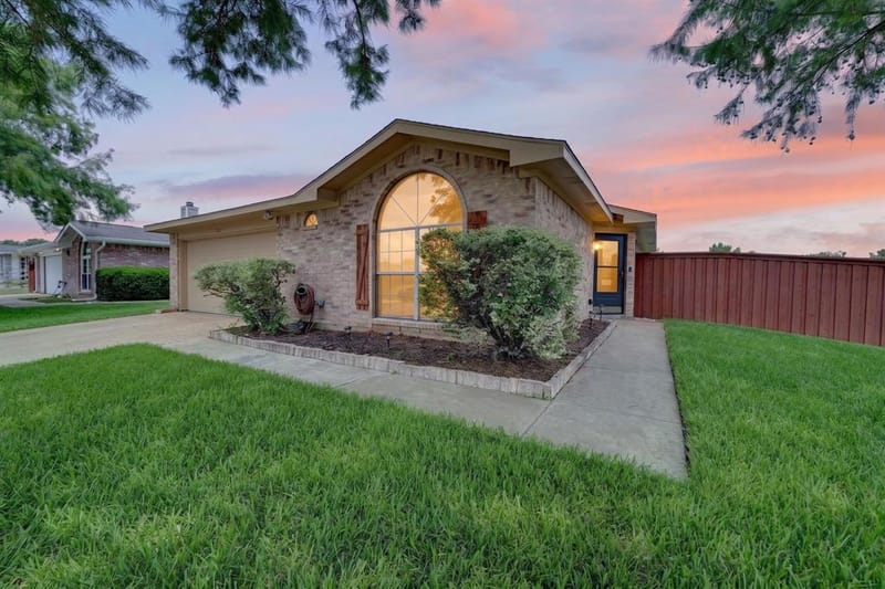 9339 CRIMNSON Court, Dallas TX 75217 - Photo 23