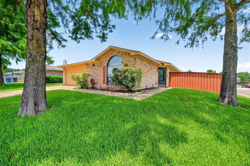 9339 CRIMNSON Court, Dallas TX 75217 - Photo 3