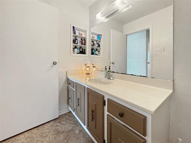 6217 Barcelona Drive, Arlington TX 76016 - Photo 16
