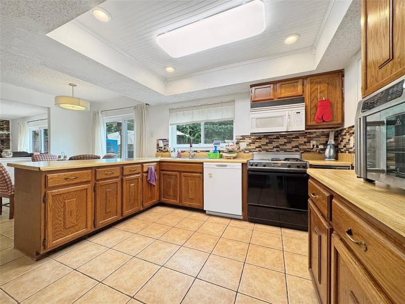 6217 Barcelona Drive, Arlington TX 76016 - Photo 7