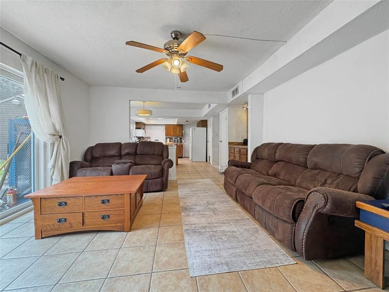 6217 Barcelona Drive, Arlington TX 76016 - Photo 5