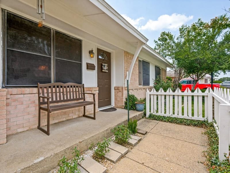 1604 Pleasant Run Road, Carrollton TX 75006 - Photo 2